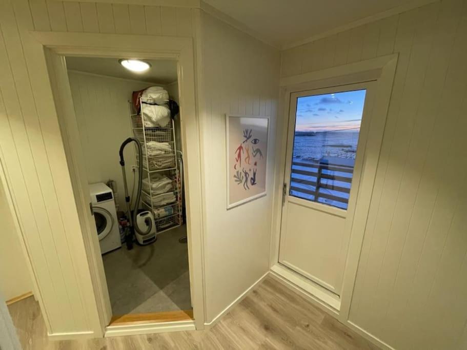A, The Far End Of Lofoten, Top Apartment. Sorvagen Luaran gambar