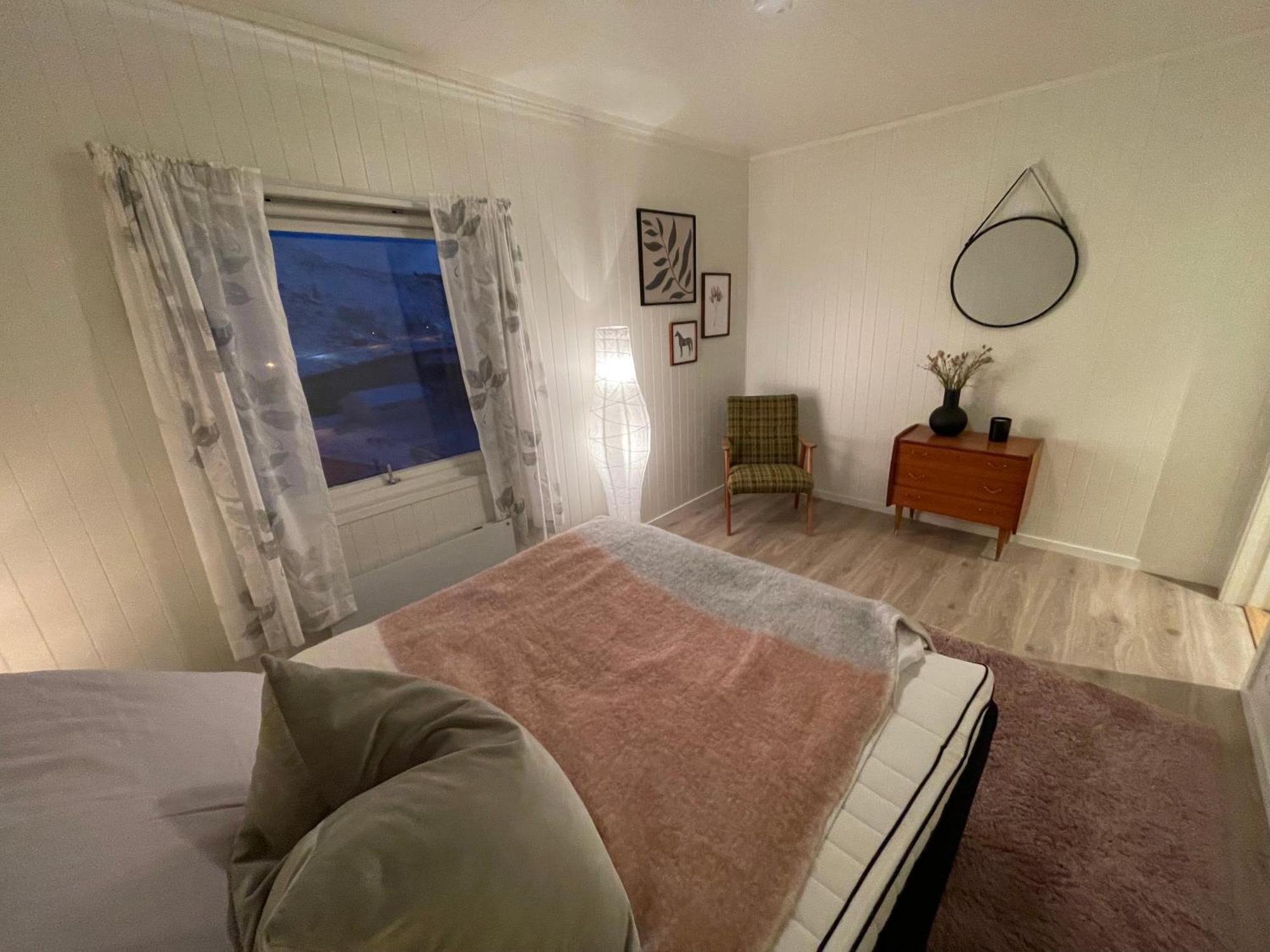 A, The Far End Of Lofoten, Top Apartment. Sorvagen Luaran gambar