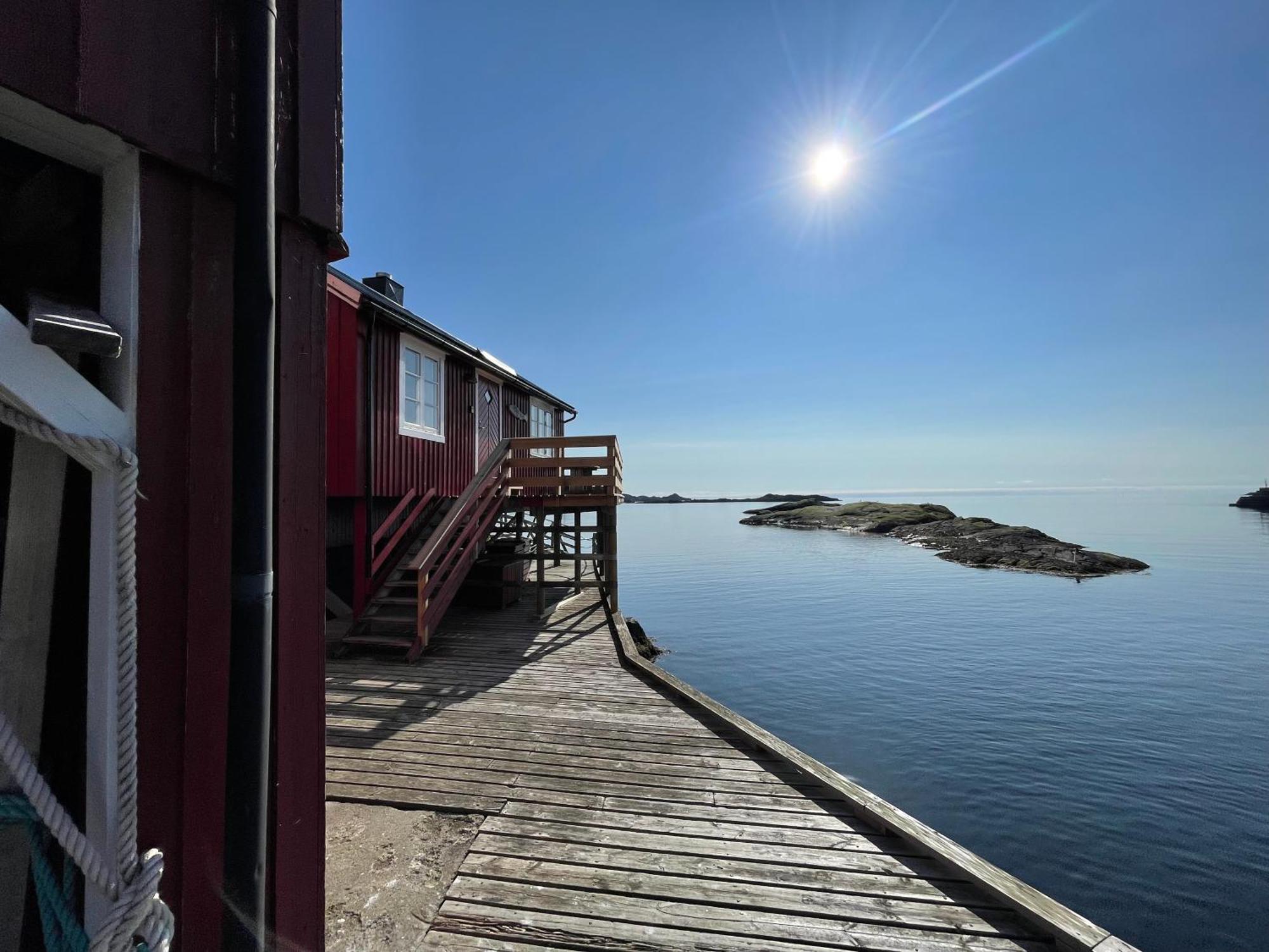 A, The Far End Of Lofoten, Top Apartment. Sorvagen Luaran gambar
