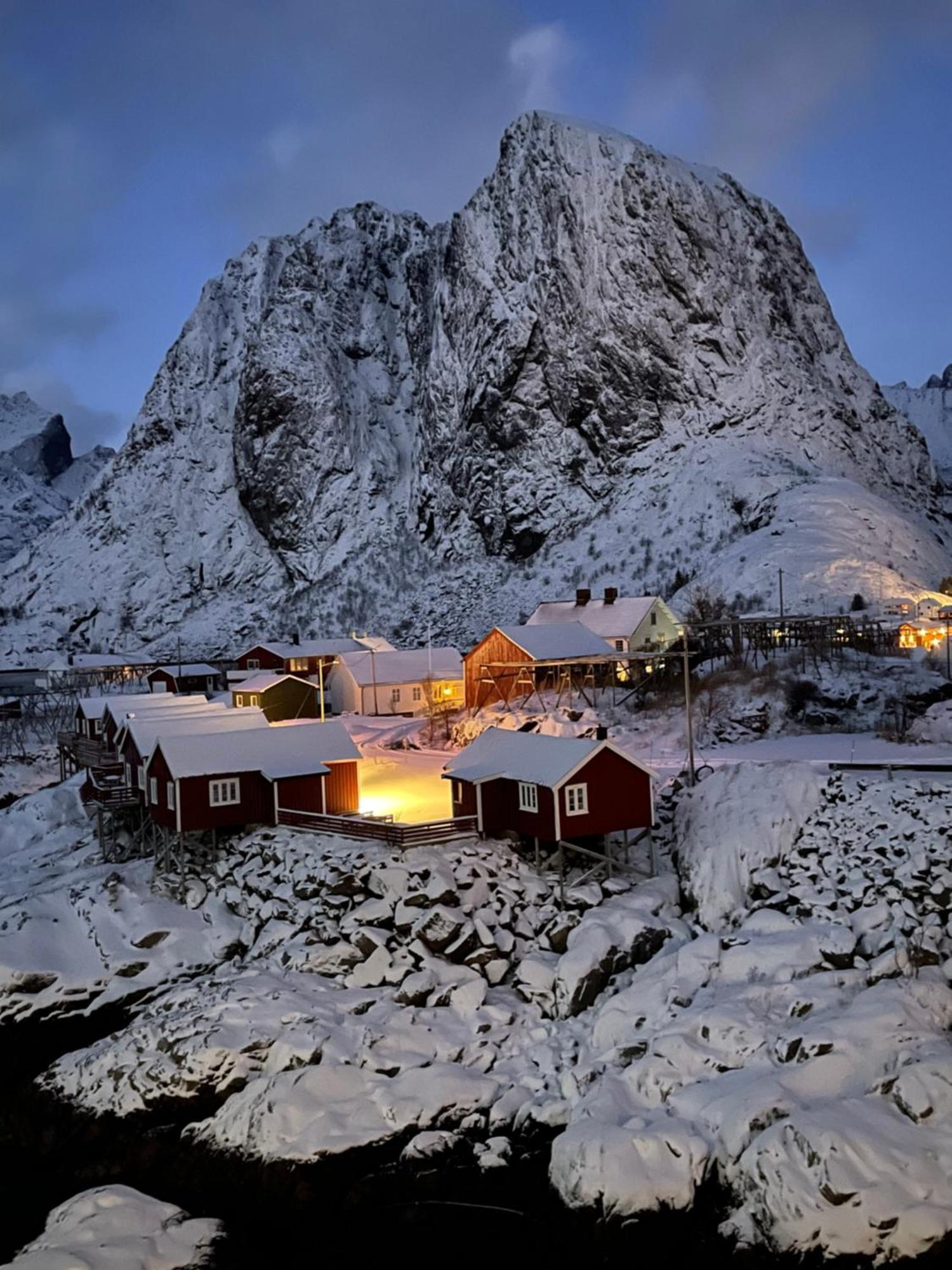 A, The Far End Of Lofoten, Top Apartment. Sorvagen Luaran gambar