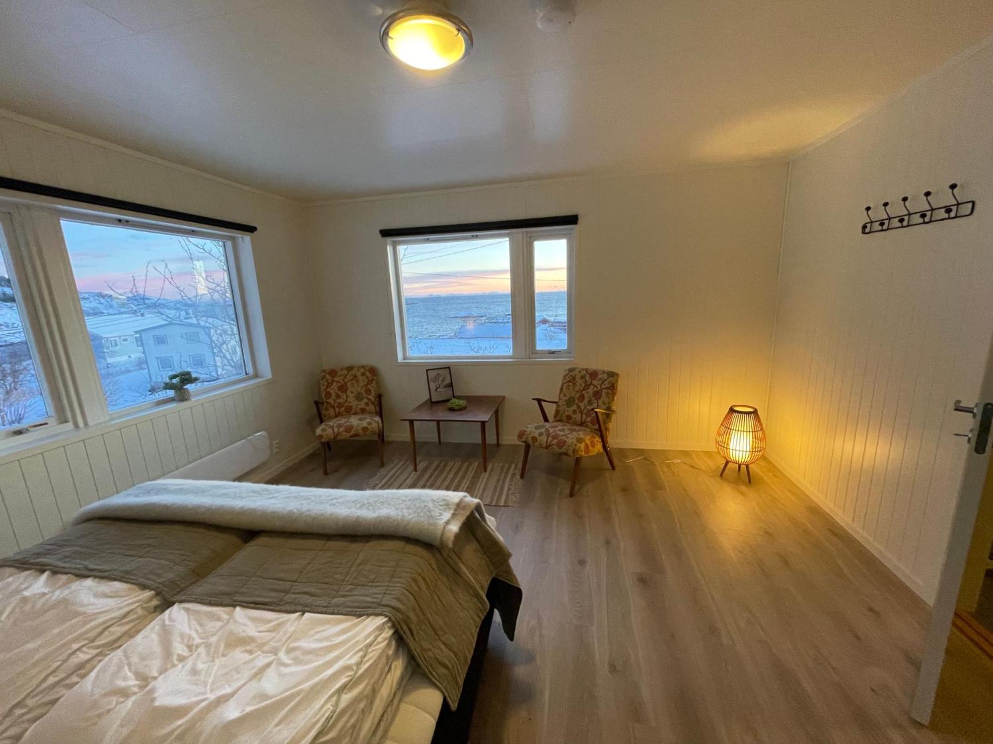 A, The Far End Of Lofoten, Top Apartment. Sorvagen Luaran gambar