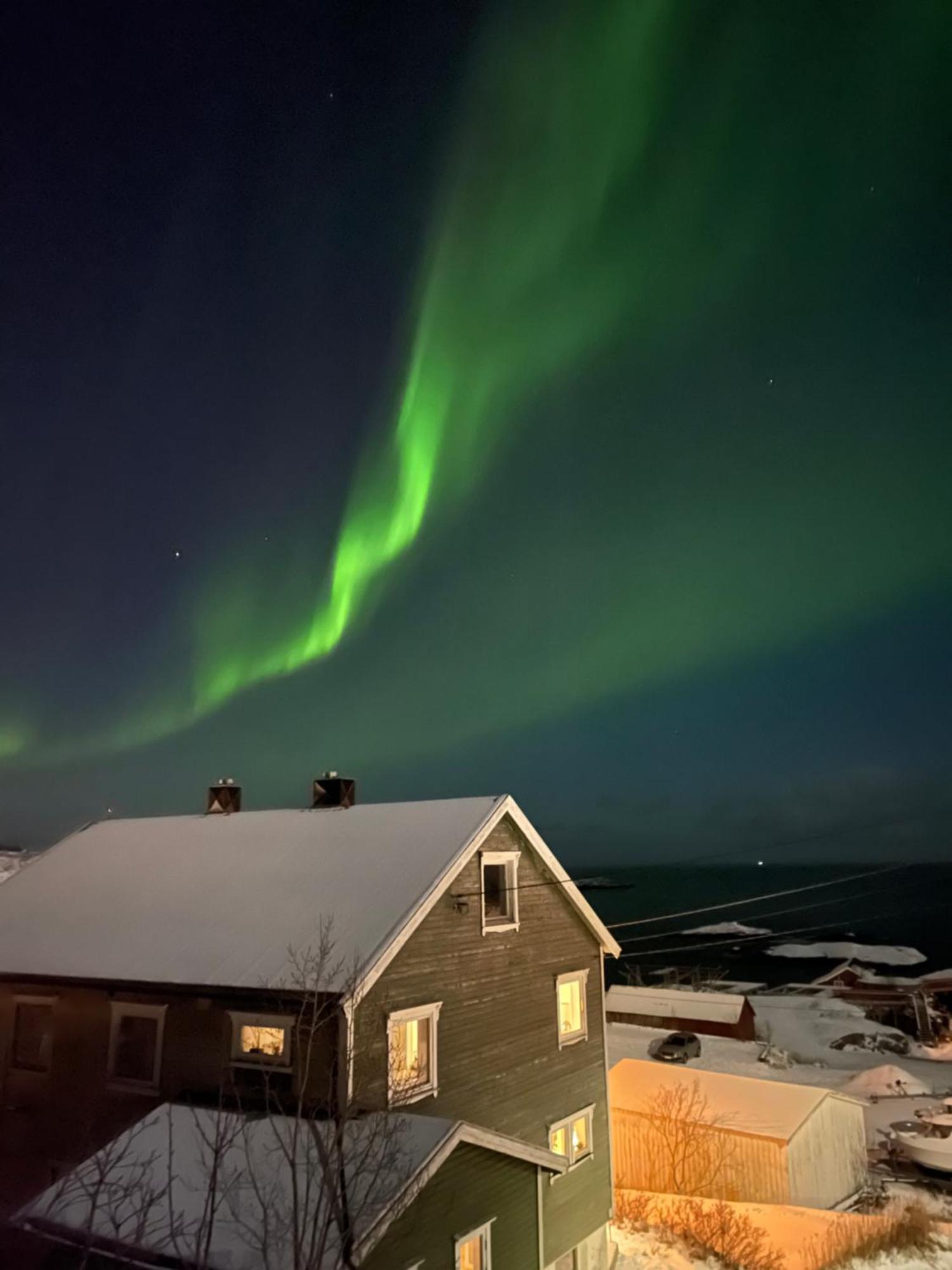 A, The Far End Of Lofoten, Top Apartment. Sorvagen Luaran gambar