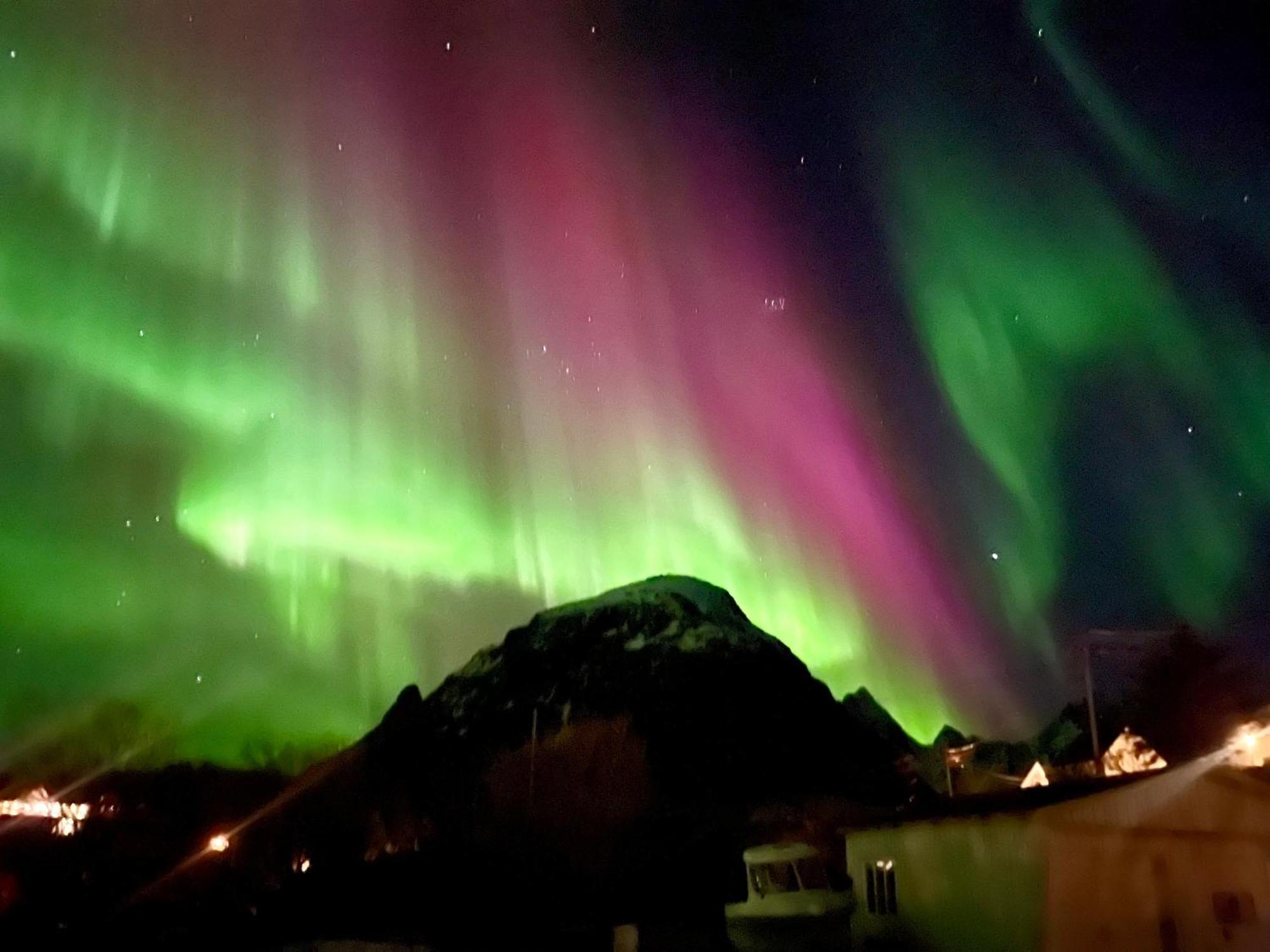 A, The Far End Of Lofoten, Top Apartment. Sorvagen Luaran gambar
