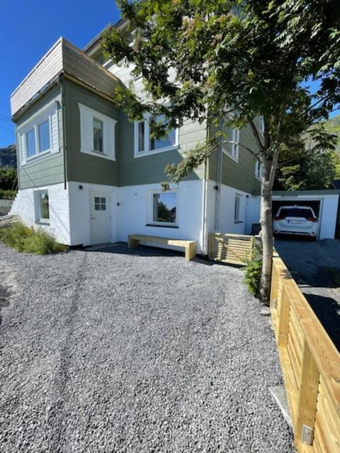 A, The Far End Of Lofoten, Top Apartment. Sorvagen Luaran gambar